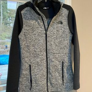 Northface women's insulated hooded jacket - size small - new